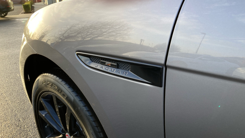 Jaguar F-Pace 2.0 [250] Chequered Flag 5dr Auto AWD Petrol Estate